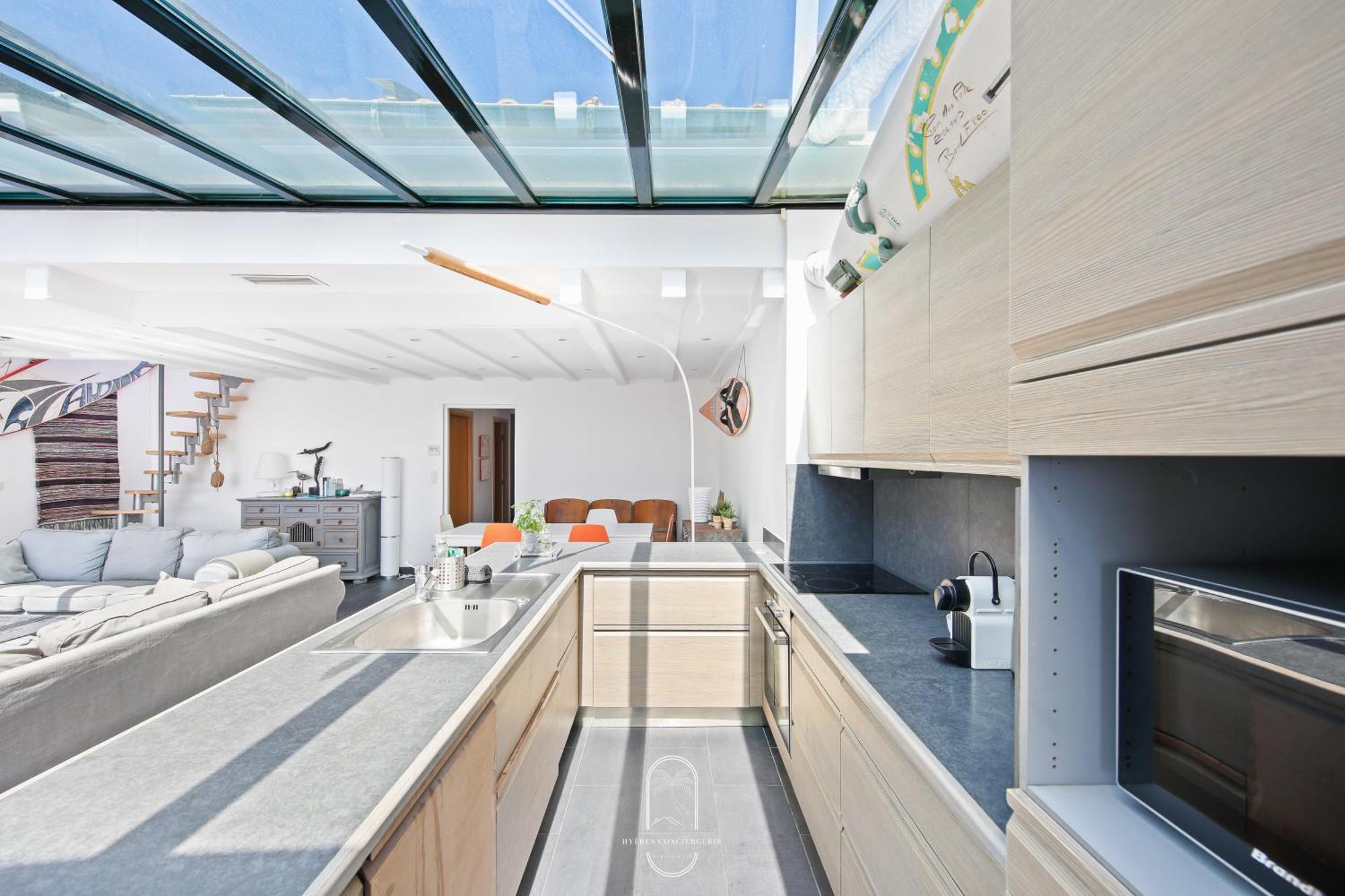 Maison Sur L'Eau-Hyeres-Almanarre-Parkings Clim Wifi By Hc المظهر الخارجي الصورة