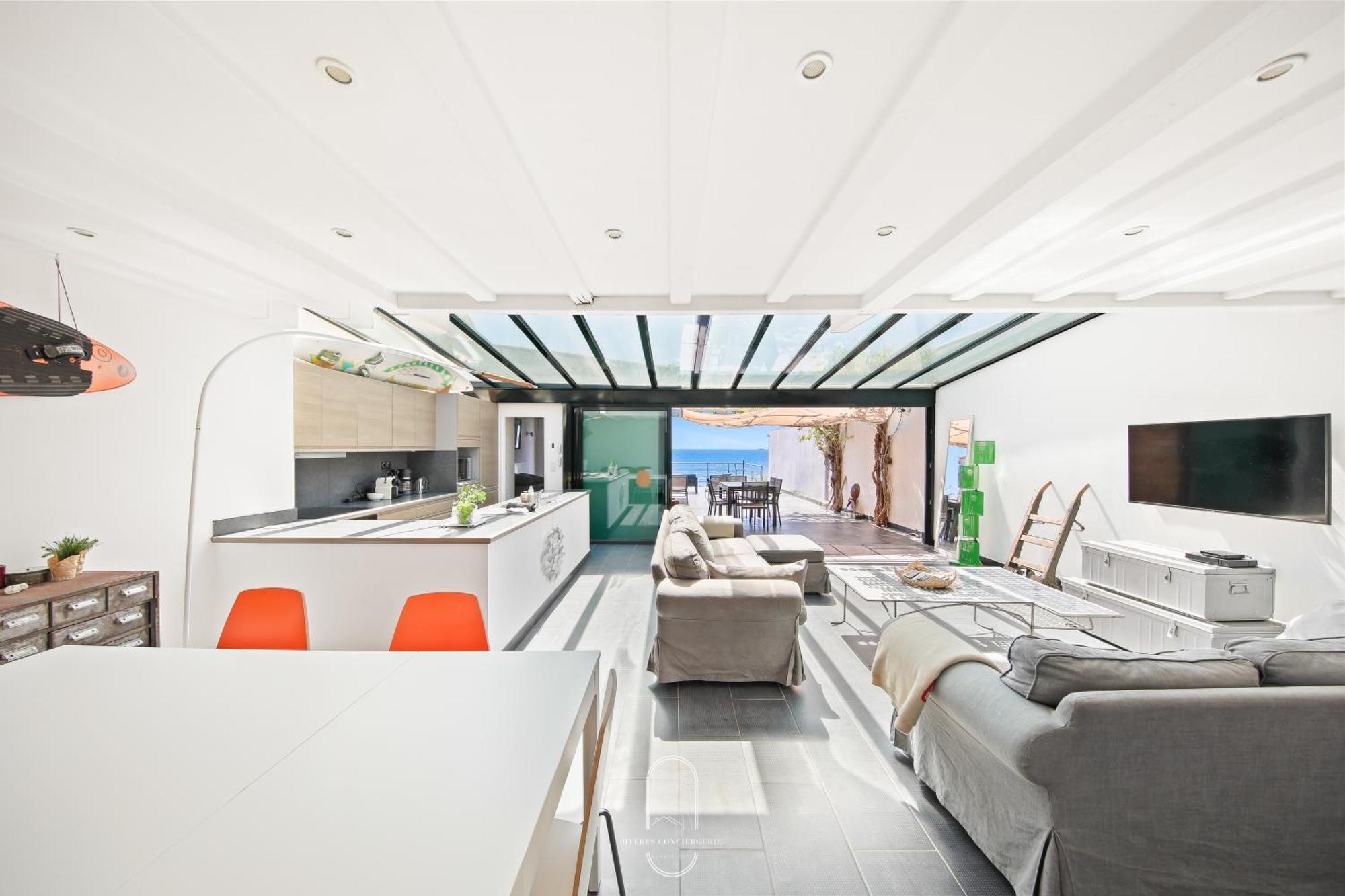 Maison Sur L'Eau-Hyeres-Almanarre-Parkings Clim Wifi By Hc المظهر الخارجي الصورة