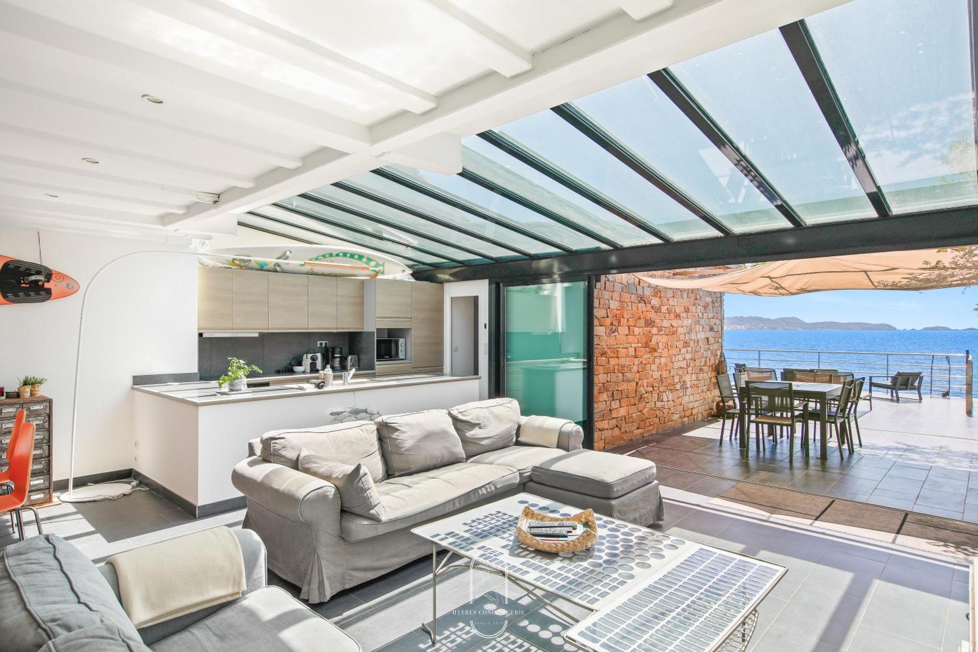 Maison Sur L'Eau-Hyeres-Almanarre-Parkings Clim Wifi By Hc المظهر الخارجي الصورة