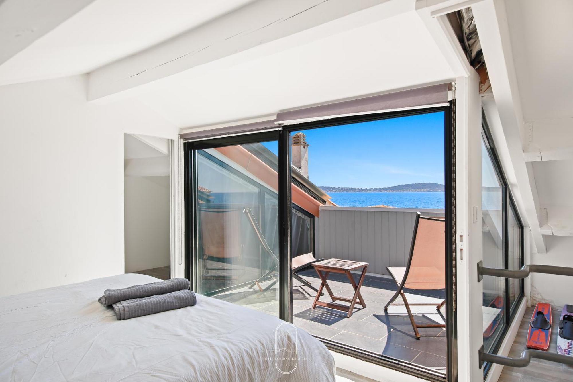 Maison Sur L'Eau-Hyeres-Almanarre-Parkings Clim Wifi By Hc المظهر الخارجي الصورة