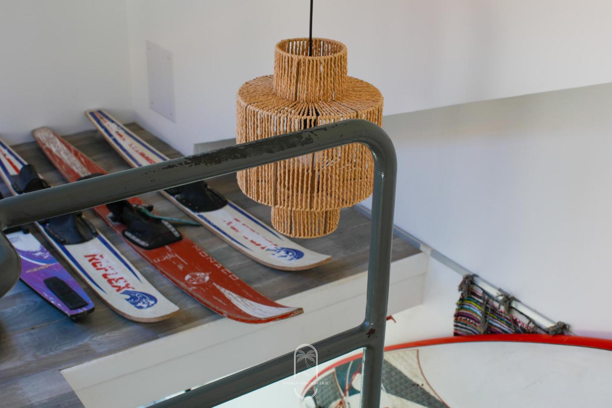 Maison Sur L'Eau-Hyeres-Almanarre-Parkings Clim Wifi By Hc المظهر الخارجي الصورة
