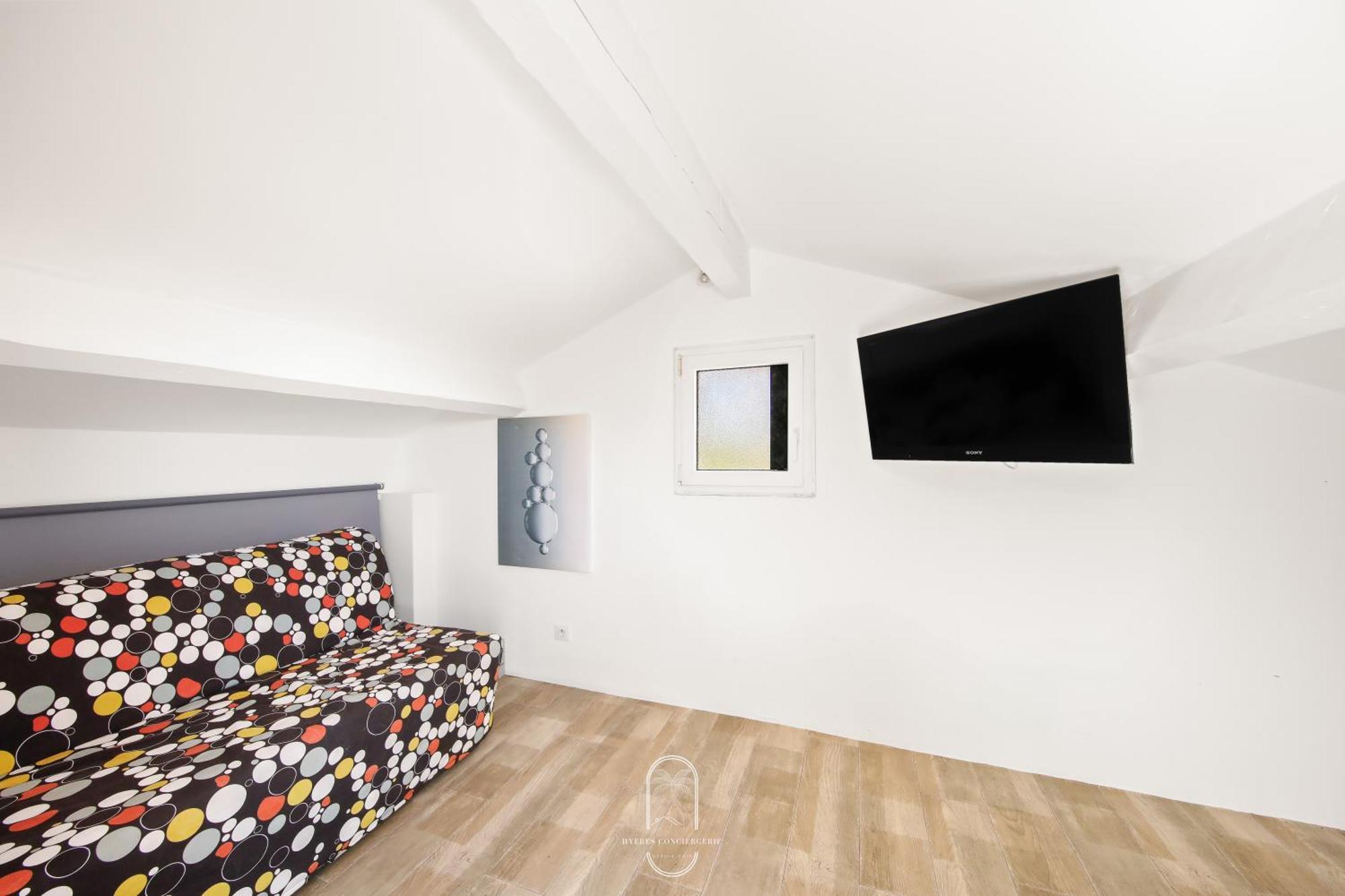 Maison Sur L'Eau-Hyeres-Almanarre-Parkings Clim Wifi By Hc المظهر الخارجي الصورة